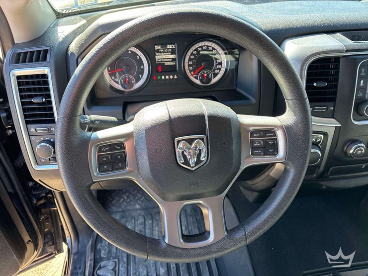 2021-ram-1500-slt-image-17