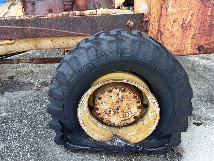 oliver-forklift-image-28