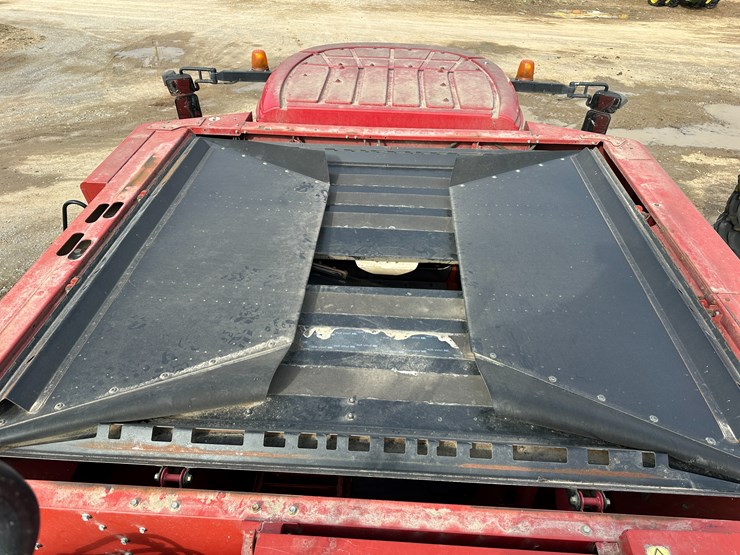 #38416-•-2016-case-axial-flow-8240-prwd-combine-yfg230343-image-59