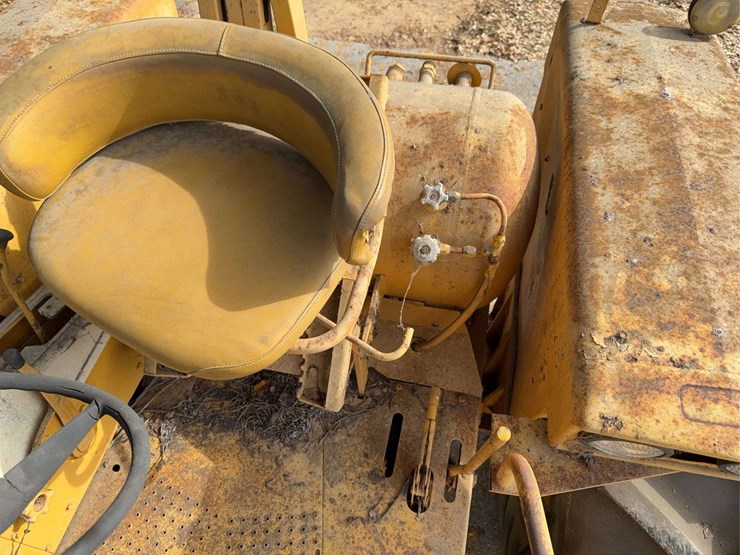 minneapolis-moline-g1000-image-36