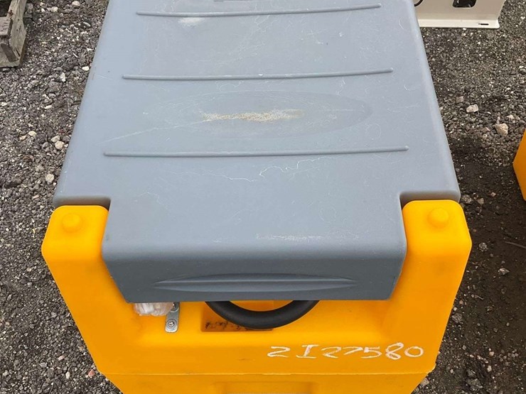 2025-poly-fuel-tank-with-electric-pump-image-2