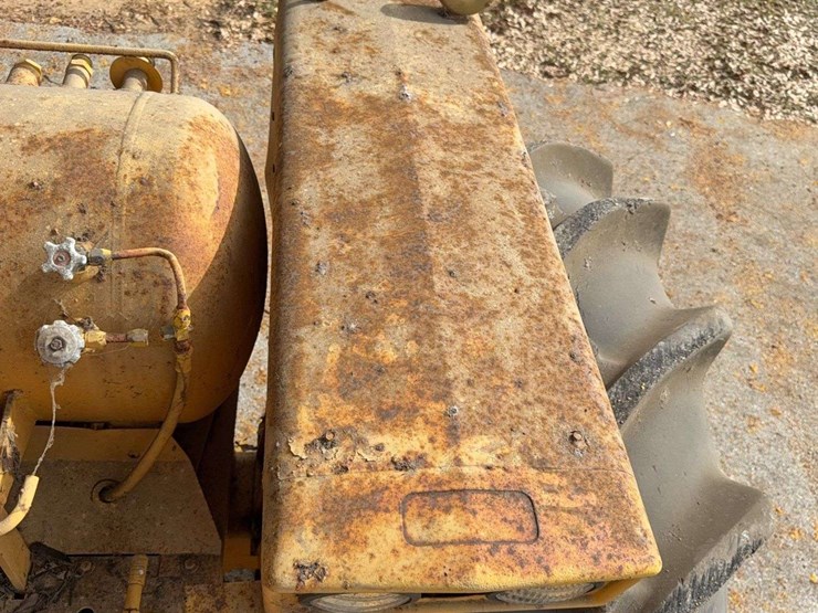 minneapolis-moline-g1000-image-37