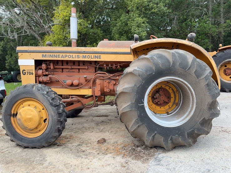 minneapolis-moline-g706-image-10