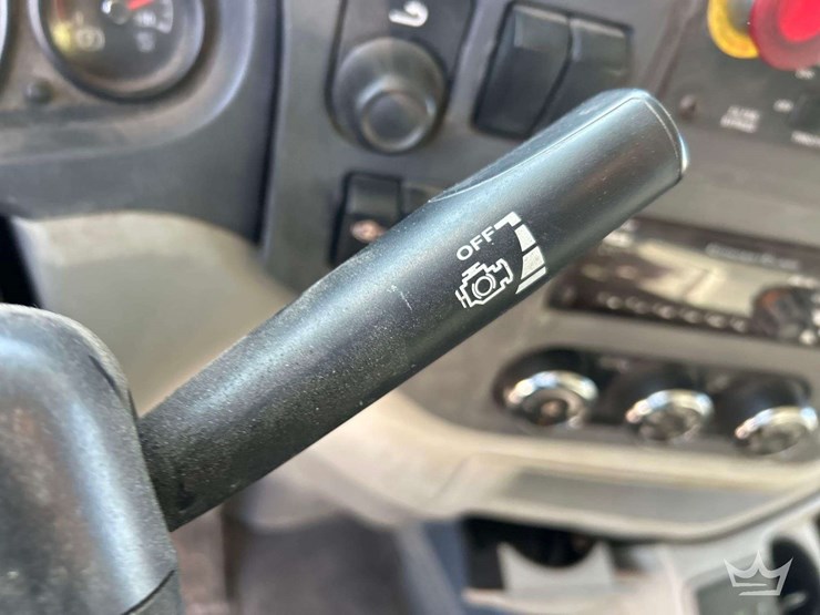 2020-peterbilt-567-image-16