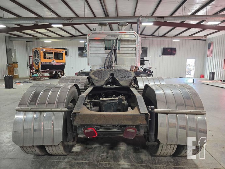 2005-mack-vision-cxn613-image-8