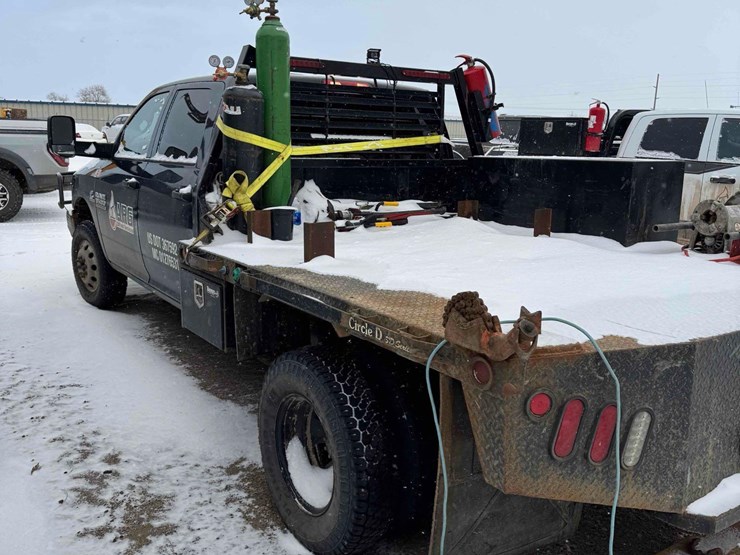 2017-dodge-3500-image-4