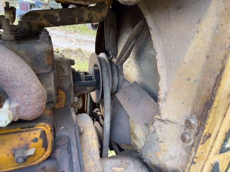 caterpillar-ten-gas-crawler-image-19