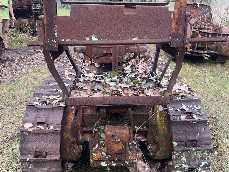 caterpillar-2-ton-crawler-image-7