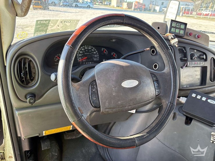 2003-ford-e450-image-35