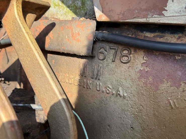 minneapolis-moline-parts-tractor-image-13