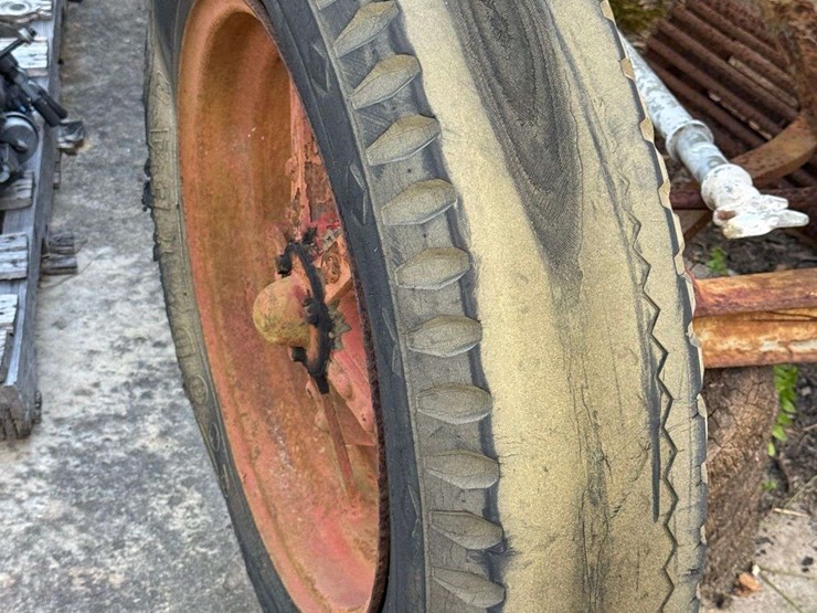 twin-city-tractor-image-29