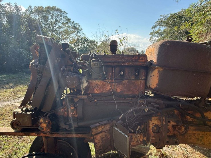 minneapolis-moline-445-image-11