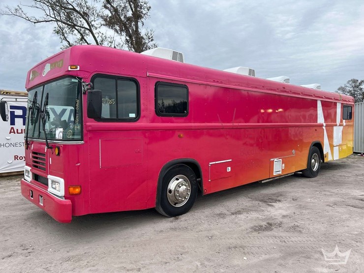 2002-blue-bird-f131612-bus-image-1