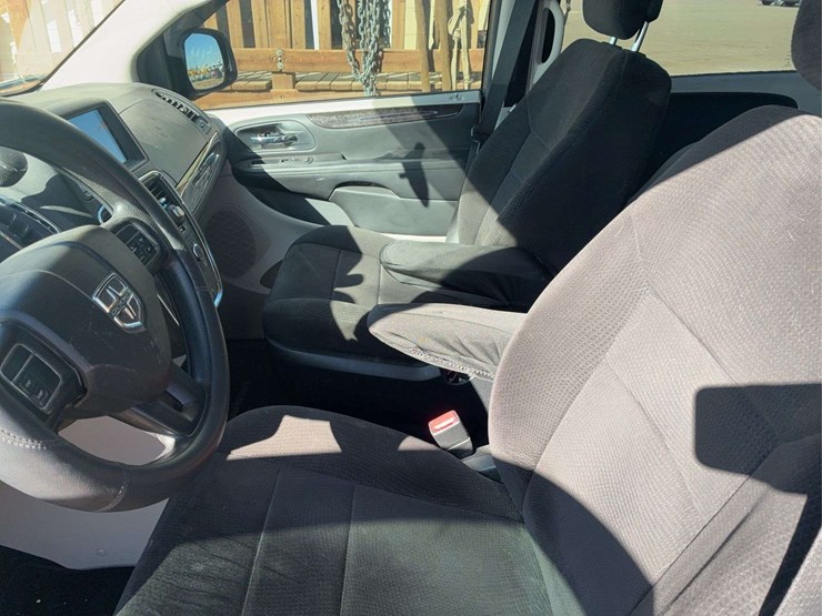 2013-dodge-grand-caravan-se-image-18