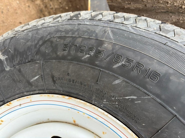 2001-dct-20-ft.-car-trailer-image-11