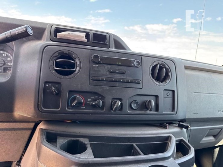 2014-ford-e150-image-15