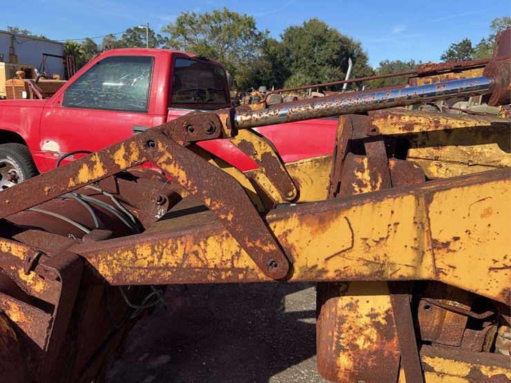 minneapolis-moline-diesel-crawler-image-11