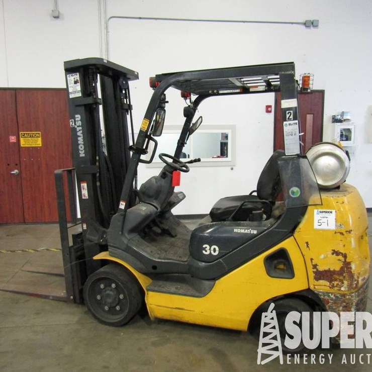 (5-1) 2011 KOMATSU FG30 6000# Forklift, S/N-A2403...