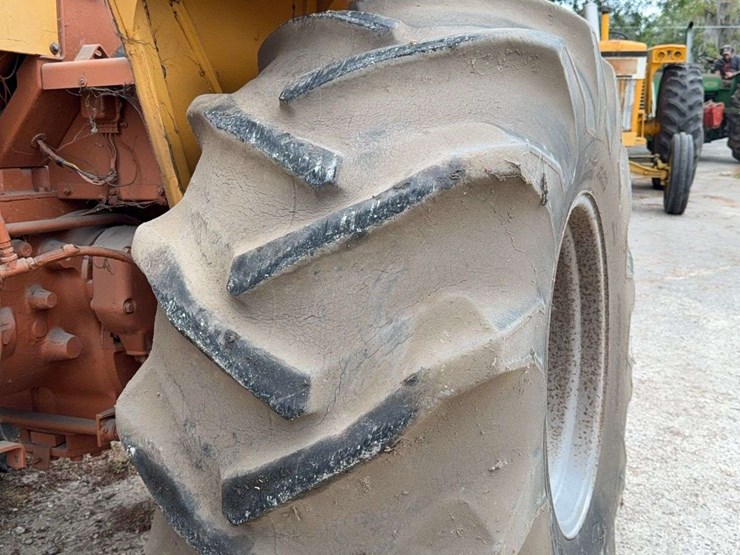 minneapolis-moline-g706-image-40