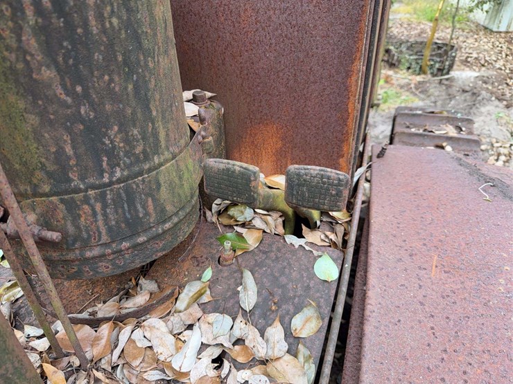 caterpillar-2-ton-crawler-image-23