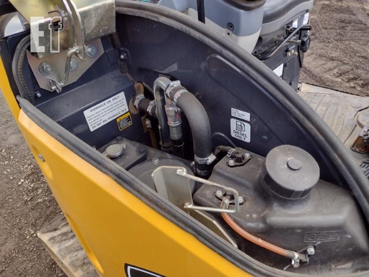 2022-deere-26g-image-45