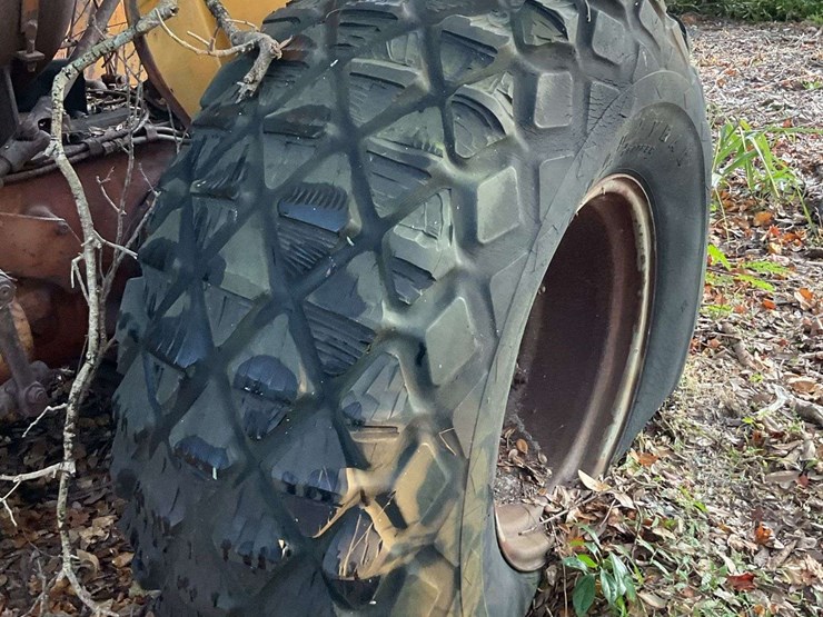 minneapolis-moline-lp-parts-tractor-image-11