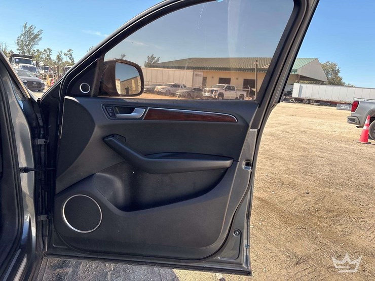 2012-audi-q5-image-24