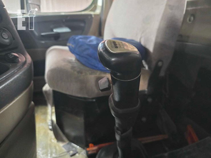 2016-freightliner-cascadia-113-image-15