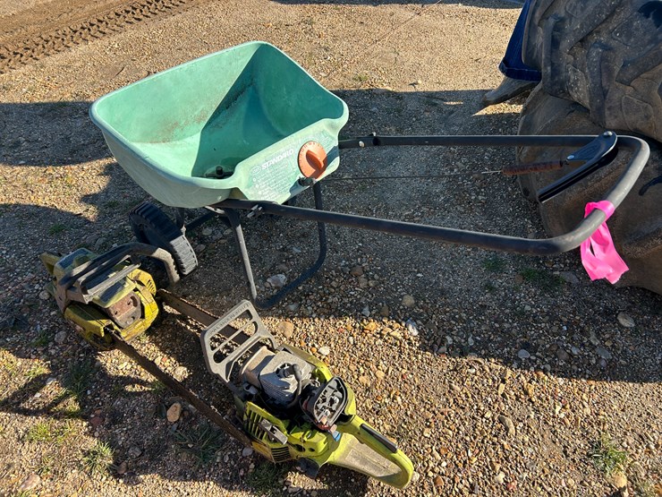 #37664-•-lot-of-fertilizer-spreader,-&-(2)-chainsaws-image-3
