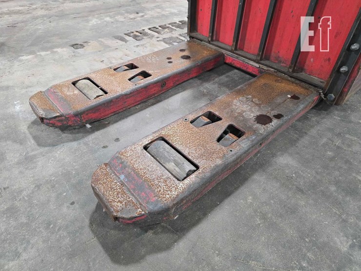 raymond-8400-image-9