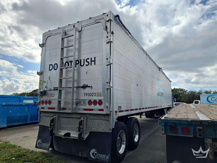 2023-titan-trailer-image-3