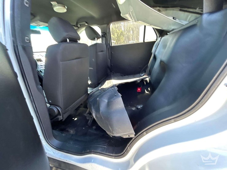 2017-ford-explorer-image-21