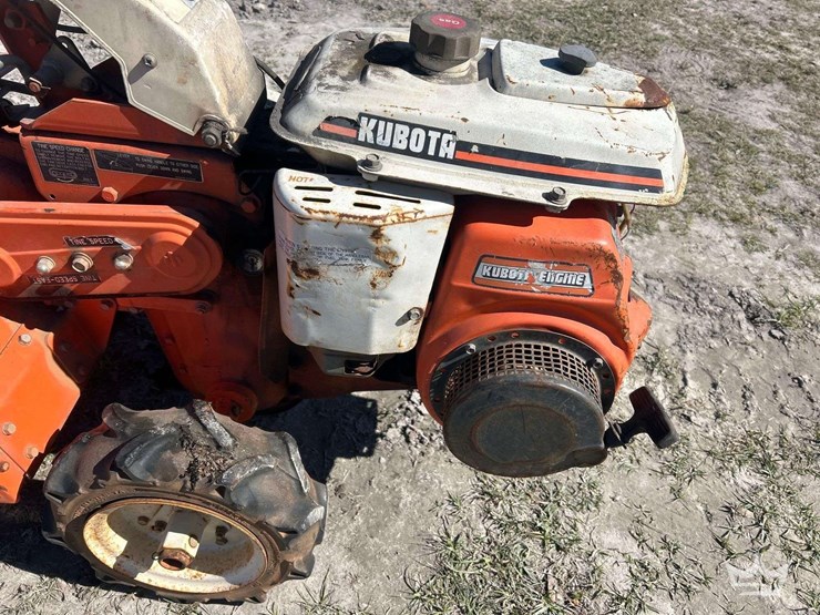 kubota-walk-behind-rear-tine-rototiller-image-6