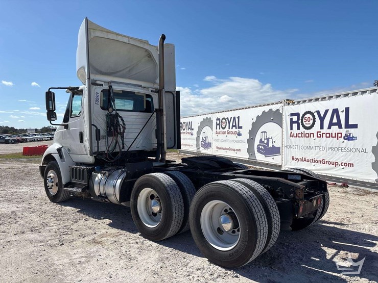 2015-international-transtar-8600-image-4