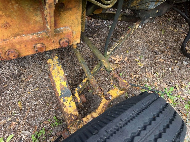 minneapolis-moline-diesel-backhoe-image-17