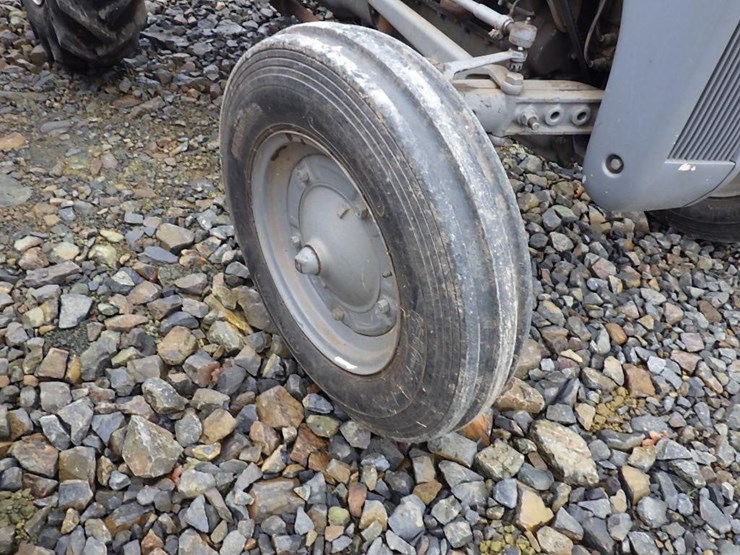 ford-tractor-image-13