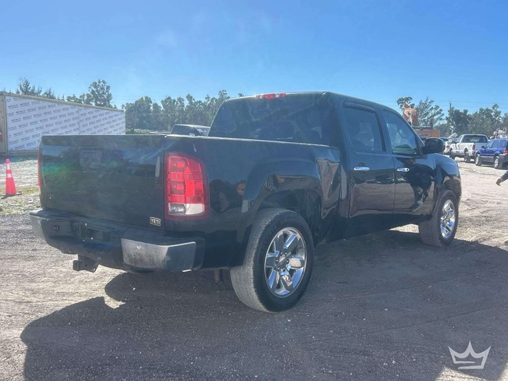 2013-gmc-sierra-1500-image-3