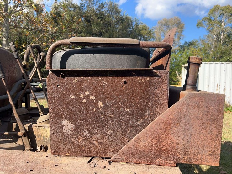 caterpillar-forty-gas-crawler-image-31