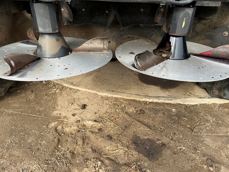 #38416-•-2016-case-axial-flow-8240-prwd-combine-yfg230343-image-27