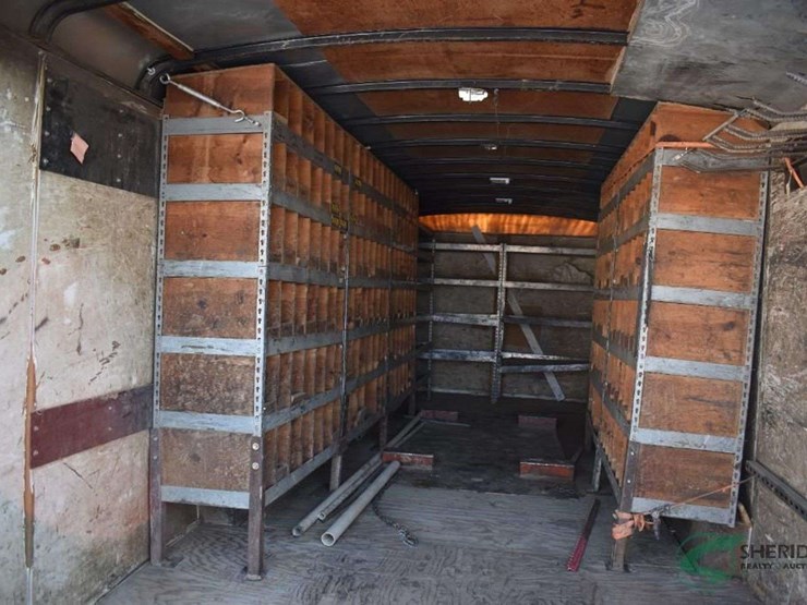 2004-united-enclosed-trailer-with-built-in-shelving-22ft-image-16