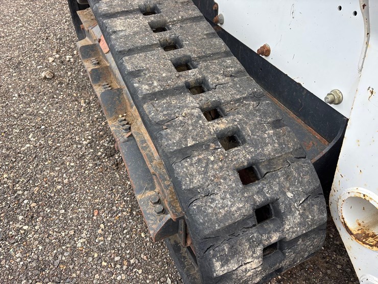 bobcat-t630-image-17