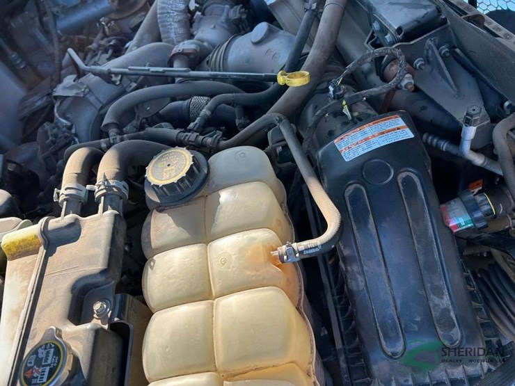 2021-ford-f750-image-39