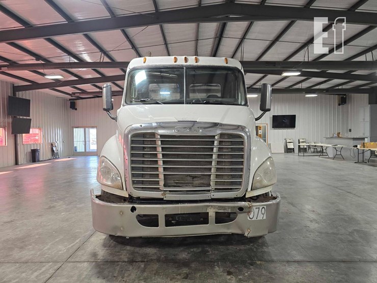 2016-freightliner-cascadia-113-image-7