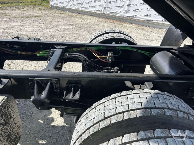 2018-isuzu-ftr-image-14