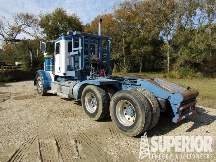 2012-peterbilt-367-image-4