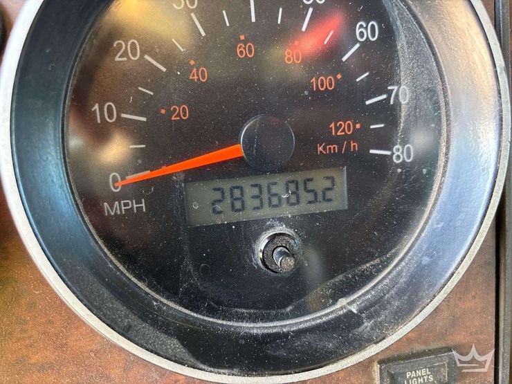 2016-kenworth-t800-image-6