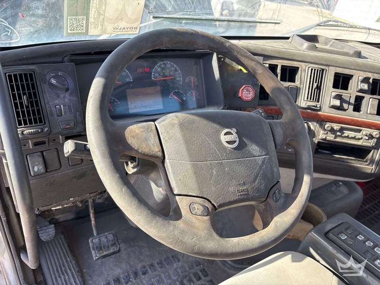 2006-volvo-vnm-image-19