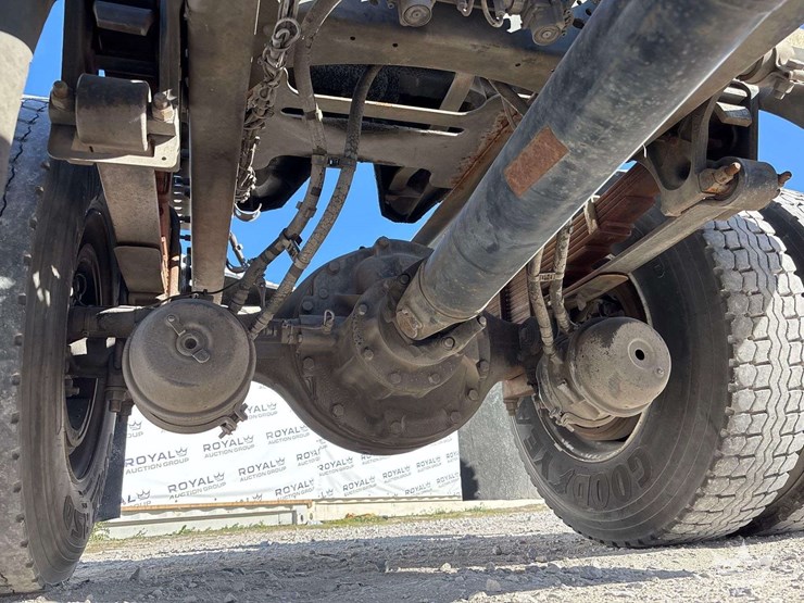 2006-volvo-vnm-image-30