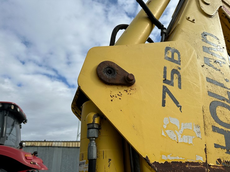 new-holland-lb75b-image-36