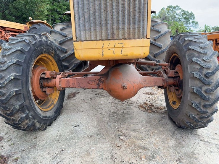 minneapolis-moline-g706-image-12